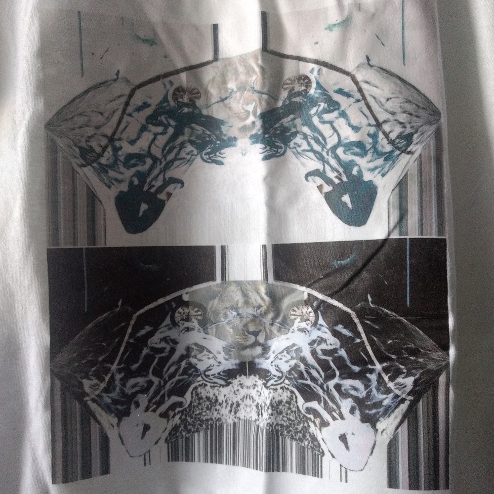 Men's Lion design T-Shirt